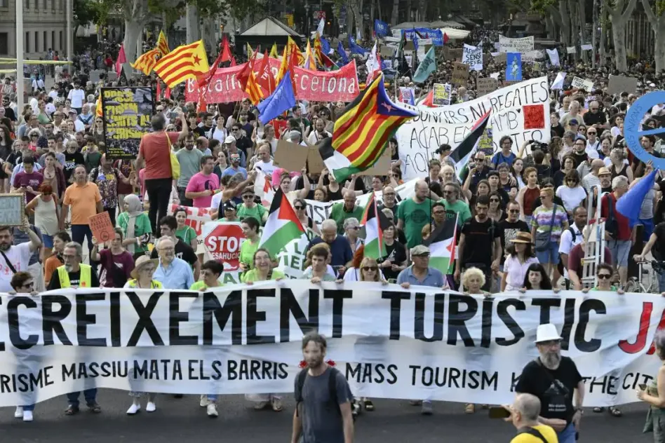 Saturación turística Barcelona solución: Lucha de los vecinos